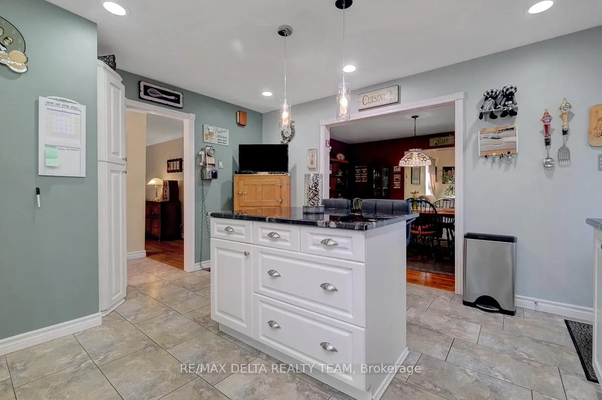 Photo 14 of 1079 Laporte Street, Ottawa, Beacon Hill South — HOMEH