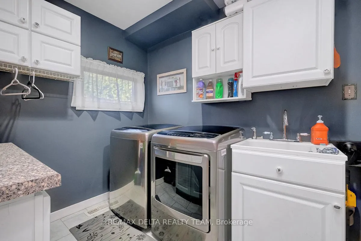 Photo 15 of 1079 Laporte Street, Ottawa, Beacon Hill South — HOMEH