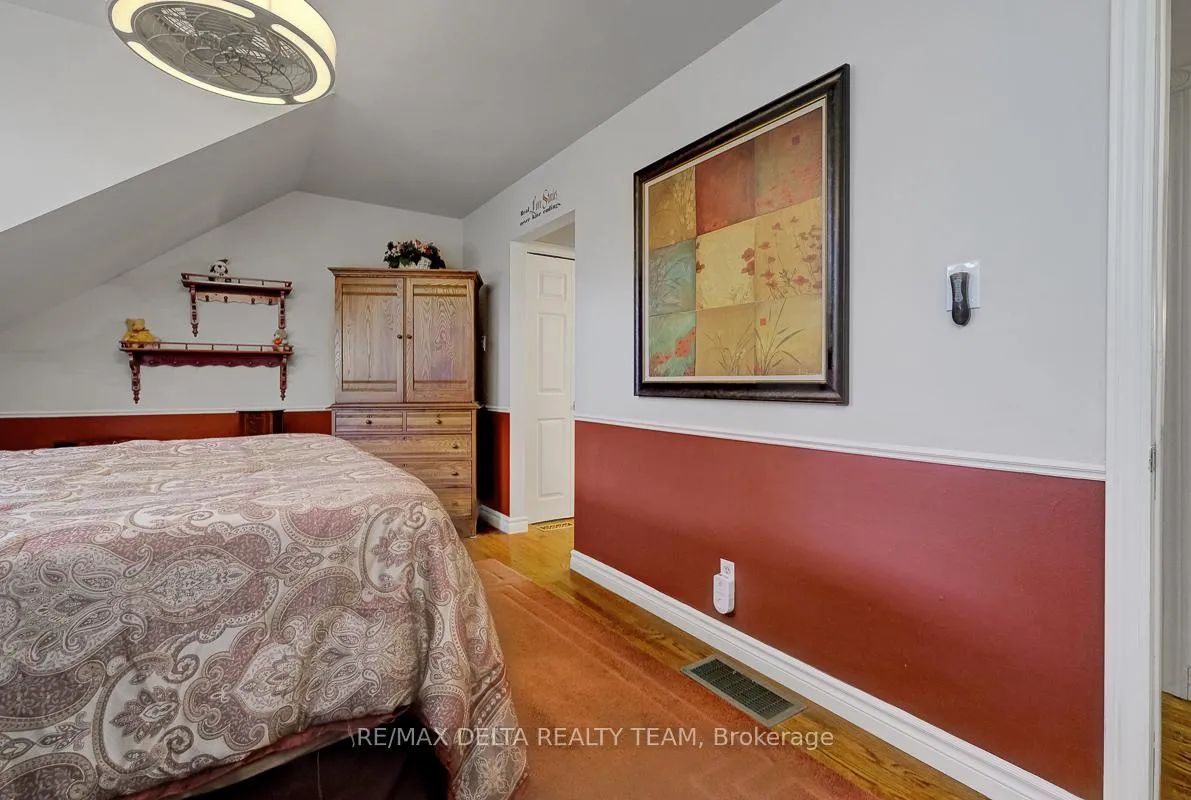 Photo 18 of 1079 Laporte Street, Ottawa, Beacon Hill South — HOMEH