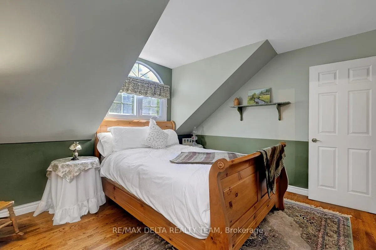 Photo 23 of 1079 Laporte Street, Ottawa, Beacon Hill South — HOMEH