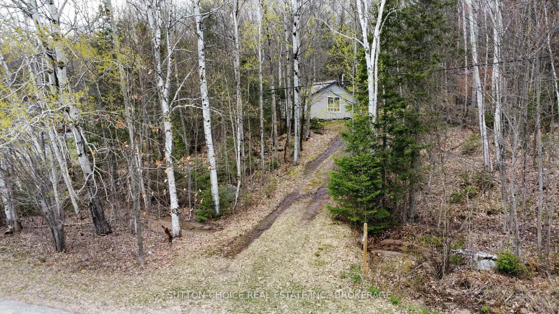 Photo of 1867 Alsace Road