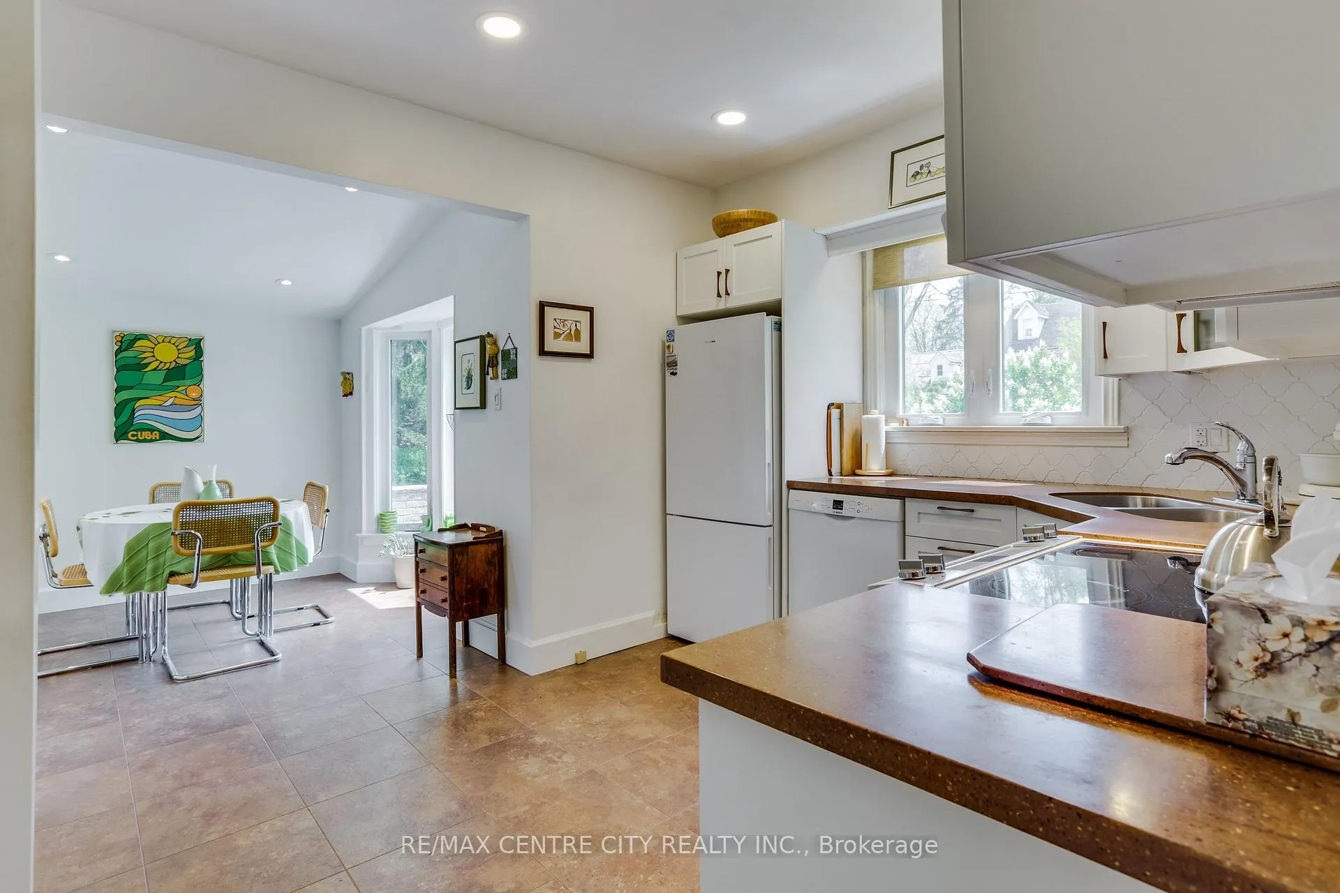 Photo 15 of 1008 Waterloo Street, London, East B — HOMEH