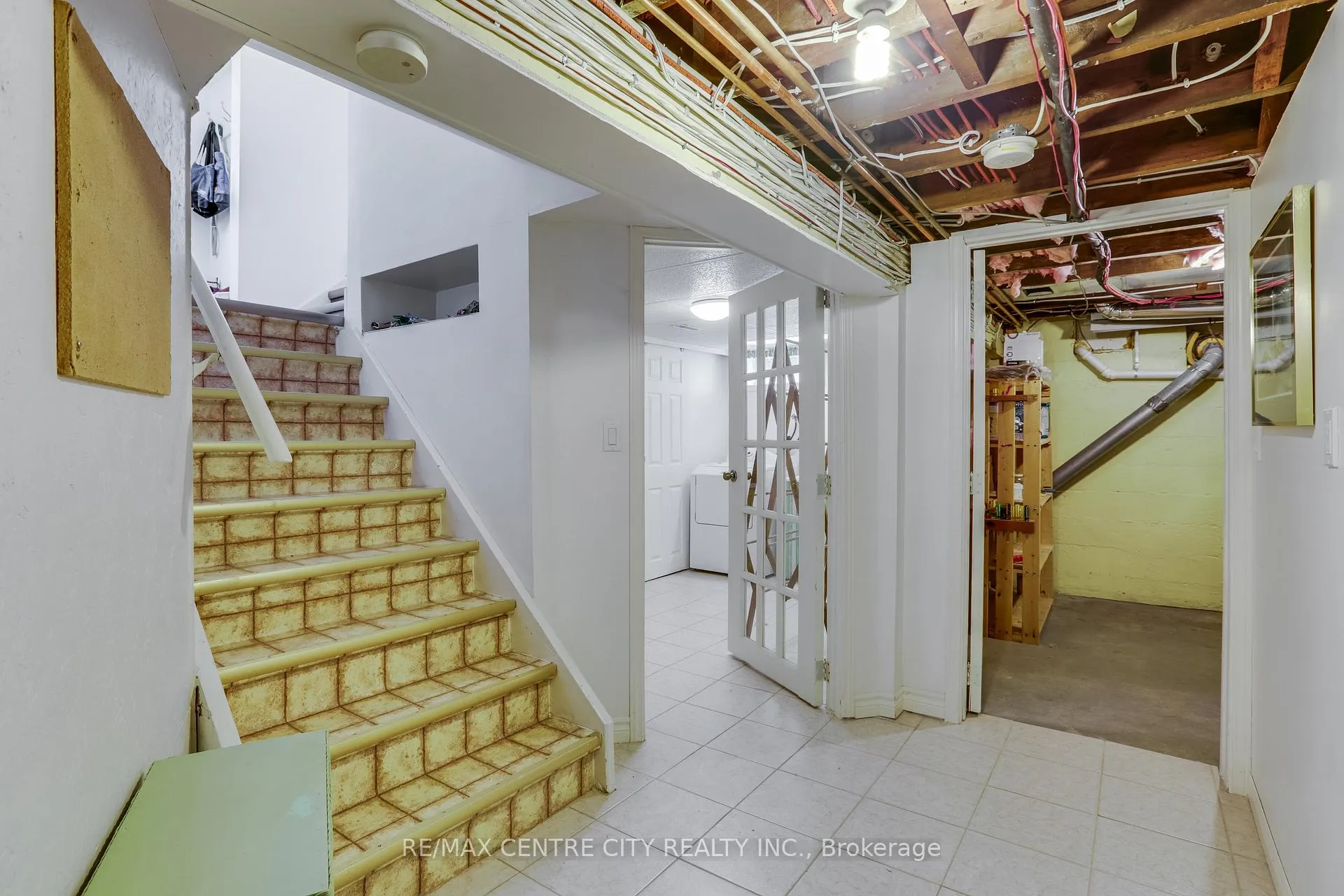 Photo 29 of 1008 Waterloo Street, London, East B — HOMEH