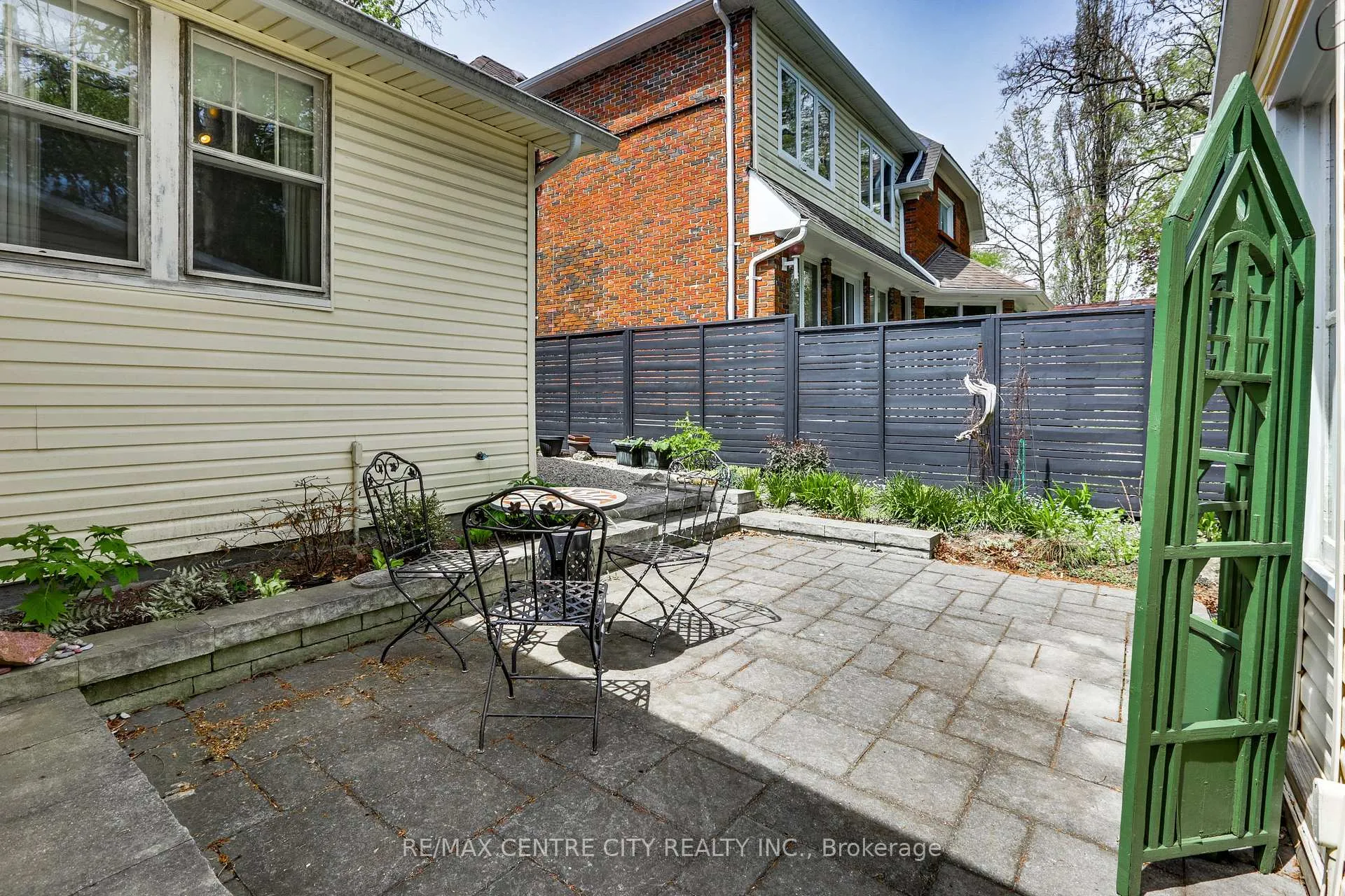 Photo 38 of 1008 Waterloo Street, London, East B — HOMEH