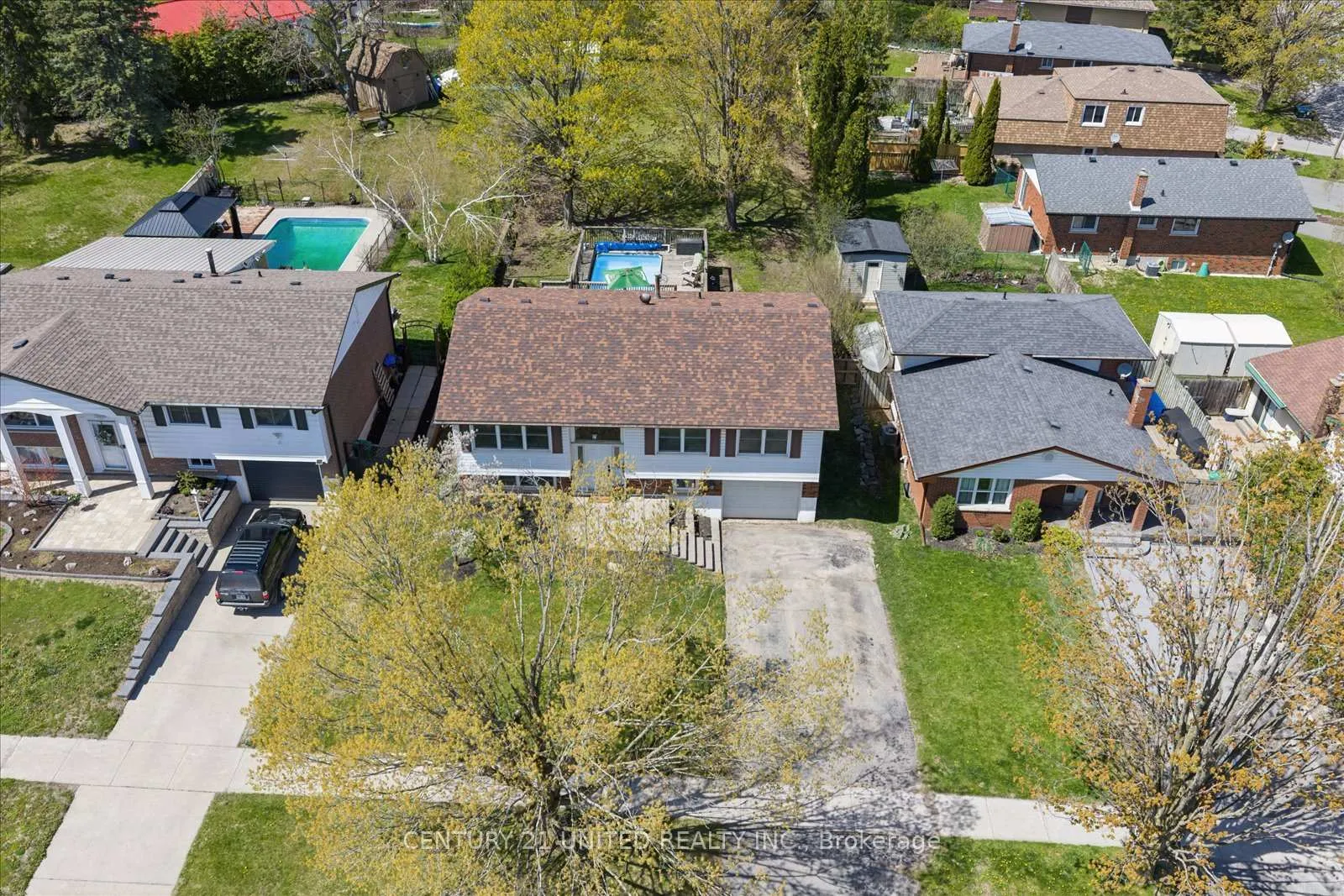 Photo 2 of 1660 Cherryhill Road, Peterborough, Monaghan Ward 2 — HOMEH