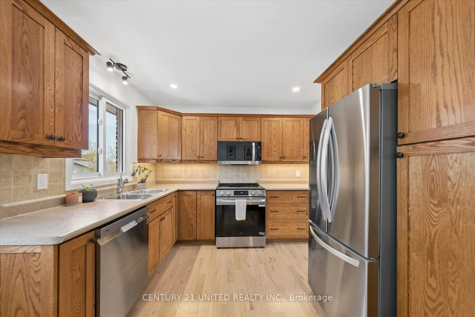 Photo 17 of 1660 Cherryhill Road, Peterborough, Monaghan Ward 2 — HOMEH