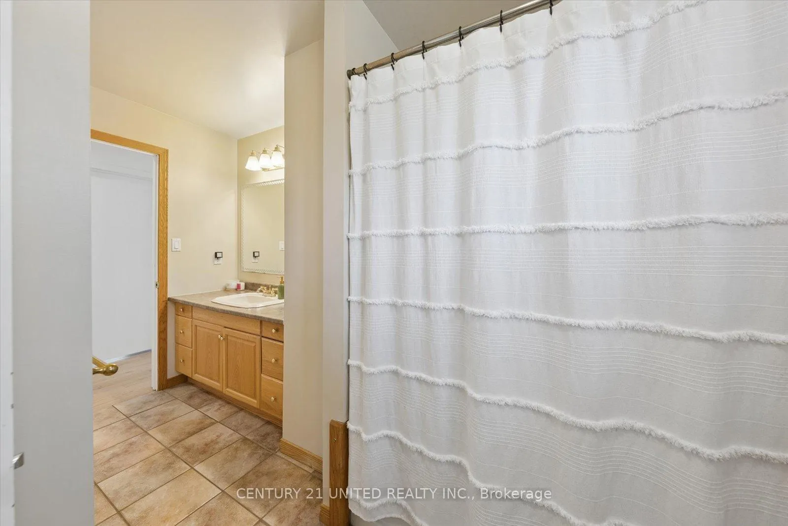 Photo 23 of 1660 Cherryhill Road, Peterborough, Monaghan Ward 2 — HOMEH