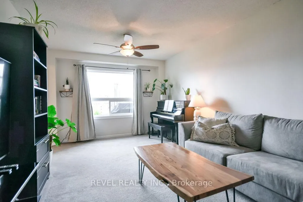 Photo 8 of 36 Athabaska Road, Barrie, Holly — HOMEH