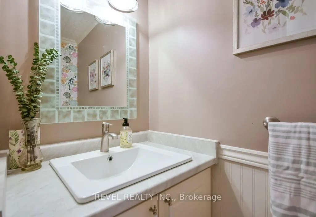 Photo 17 of 36 Athabaska Road, Barrie, Holly — HOMEH