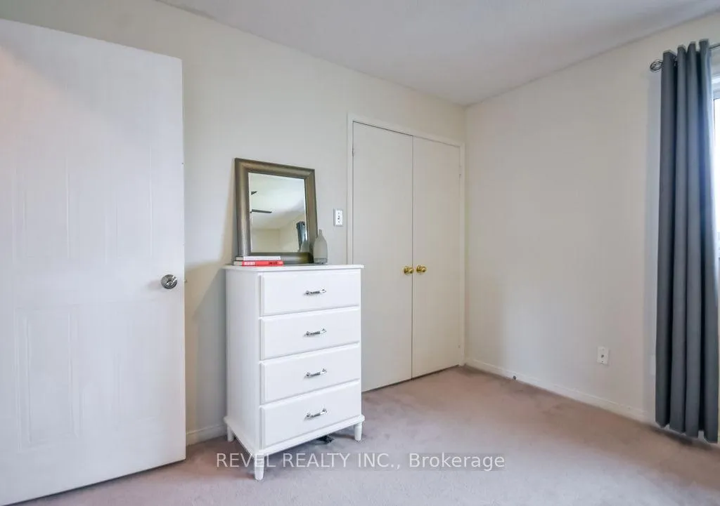 Photo 21 of 36 Athabaska Road, Barrie, Holly — HOMEH