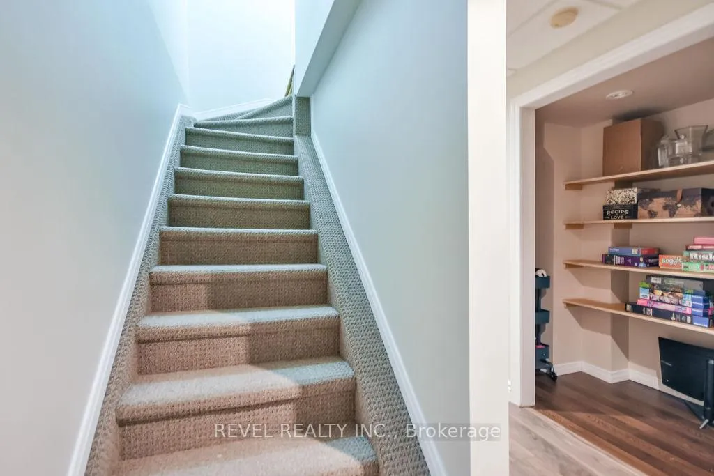 Photo 28 of 36 Athabaska Road, Barrie, Holly — HOMEH