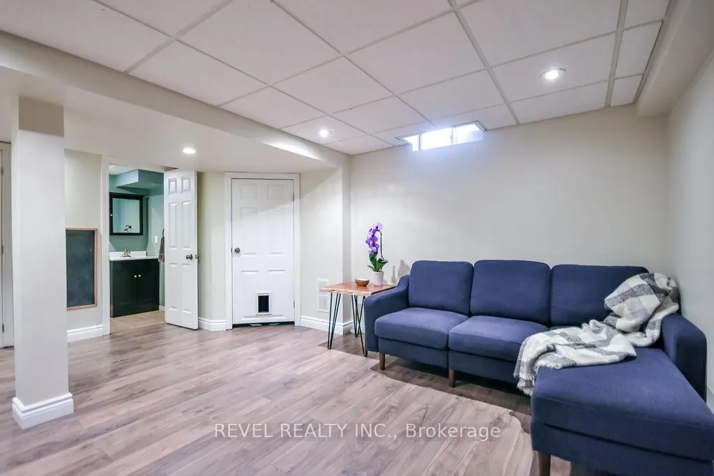 Photo 31 of 36 Athabaska Road, Barrie, Holly — HOMEH