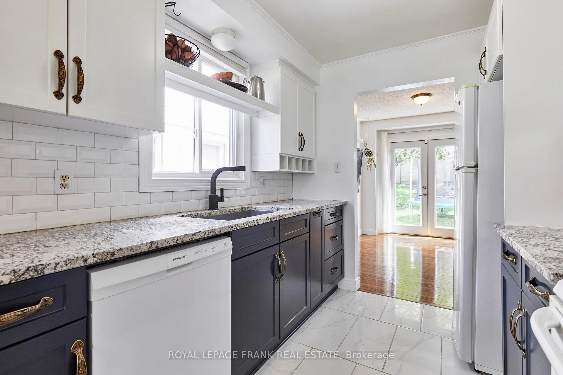 Photo 9 of 33 Overbank Drive, Oshawa, McLaughlin — HOMEH