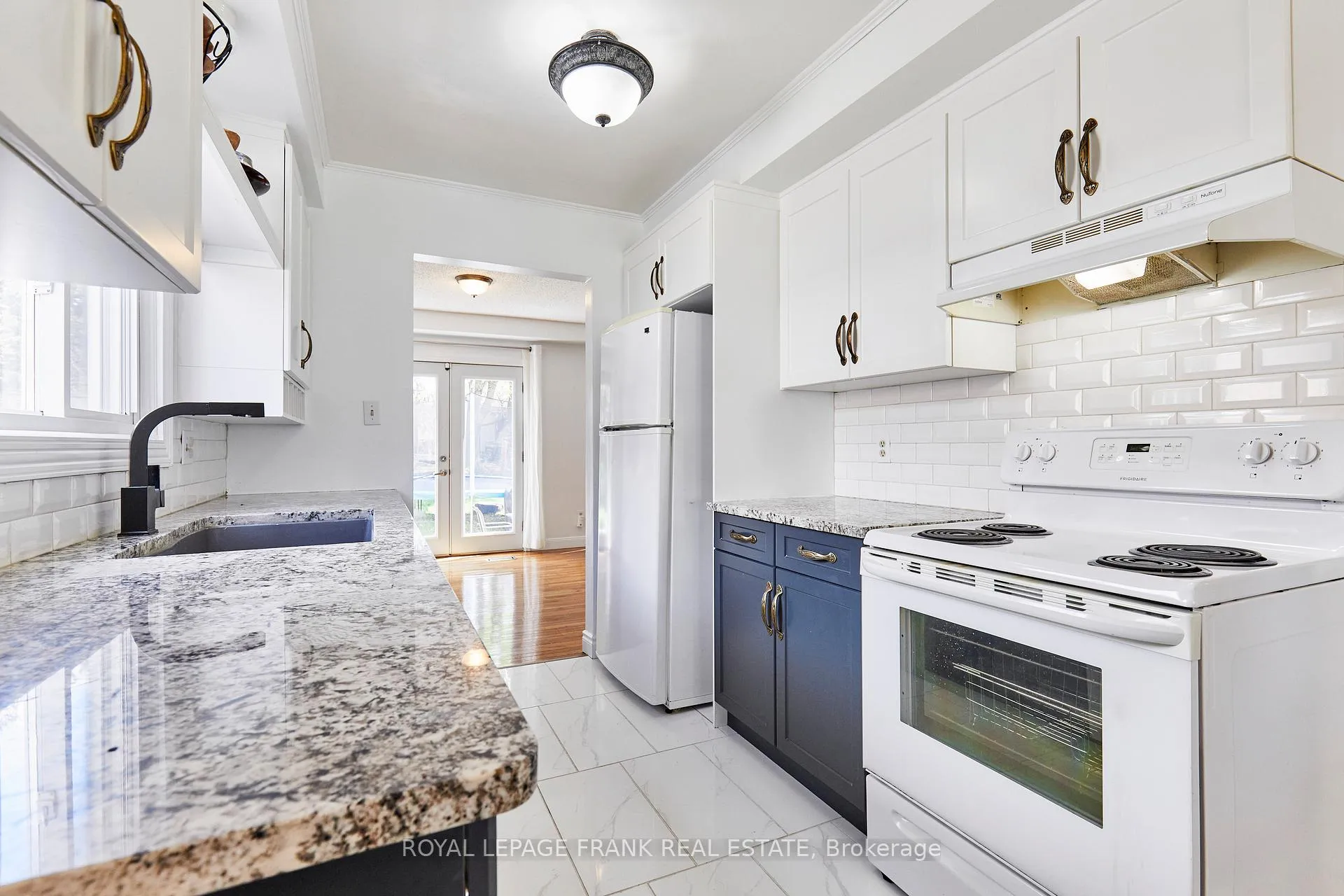 Photo 10 of 33 Overbank Drive, Oshawa, McLaughlin — HOMEH