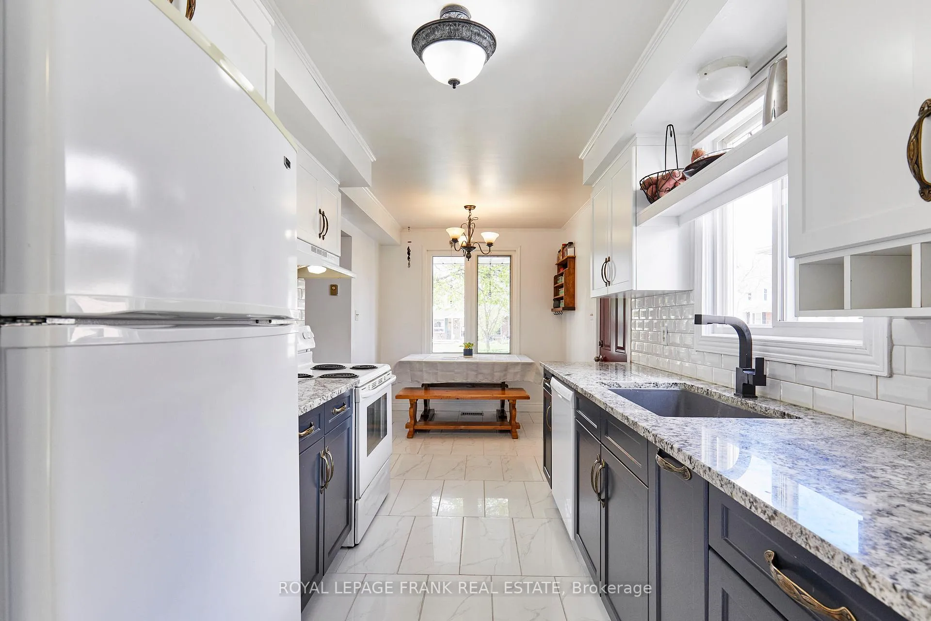 Photo 11 of 33 Overbank Drive, Oshawa, McLaughlin — HOMEH