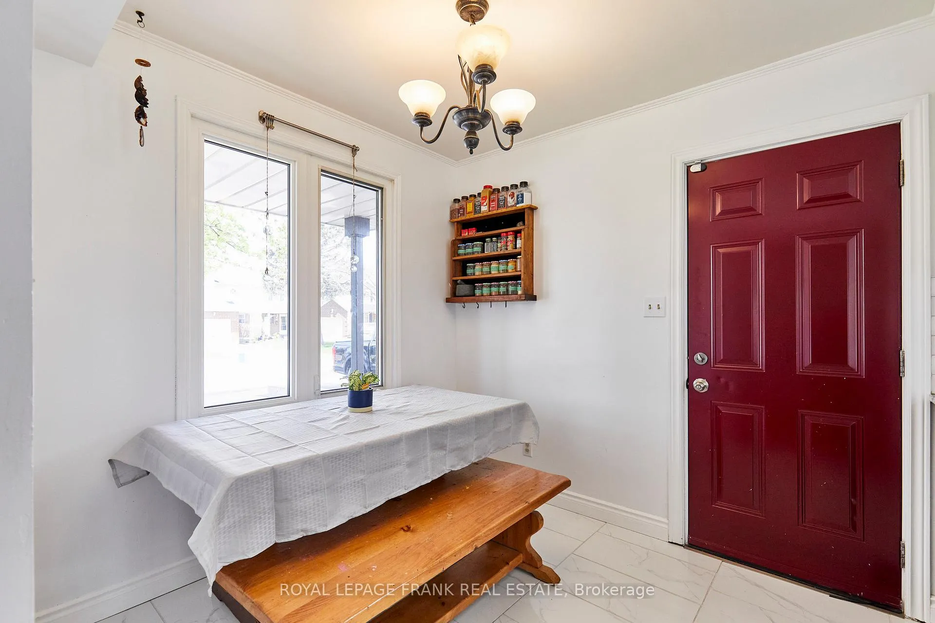 Photo 13 of 33 Overbank Drive, Oshawa, McLaughlin — HOMEH
