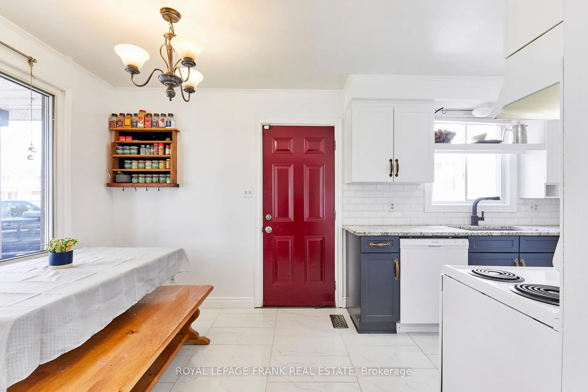Photo 14 of 33 Overbank Drive, Oshawa, McLaughlin — HOMEH