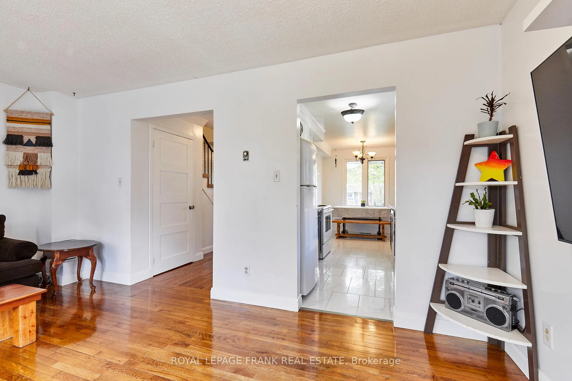 Photo 16 of 33 Overbank Drive, Oshawa, McLaughlin — HOMEH