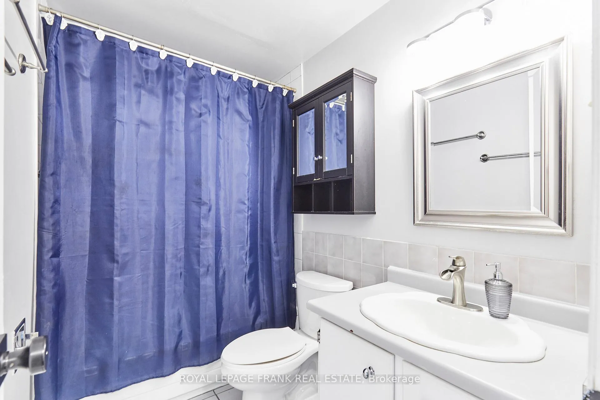 Photo 23 of 33 Overbank Drive, Oshawa, McLaughlin — HOMEH