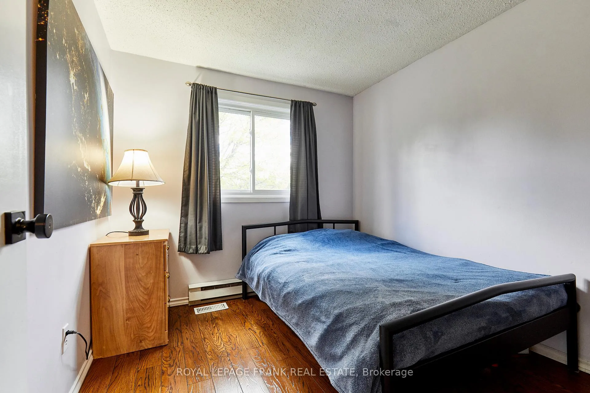 Photo 24 of 33 Overbank Drive, Oshawa, McLaughlin — HOMEH