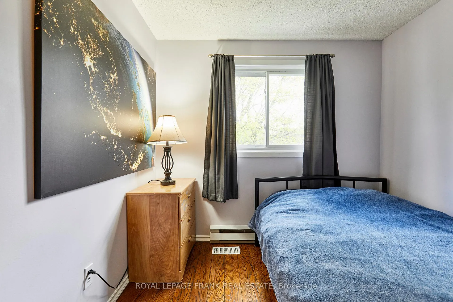 Photo 25 of 33 Overbank Drive, Oshawa, McLaughlin — HOMEH