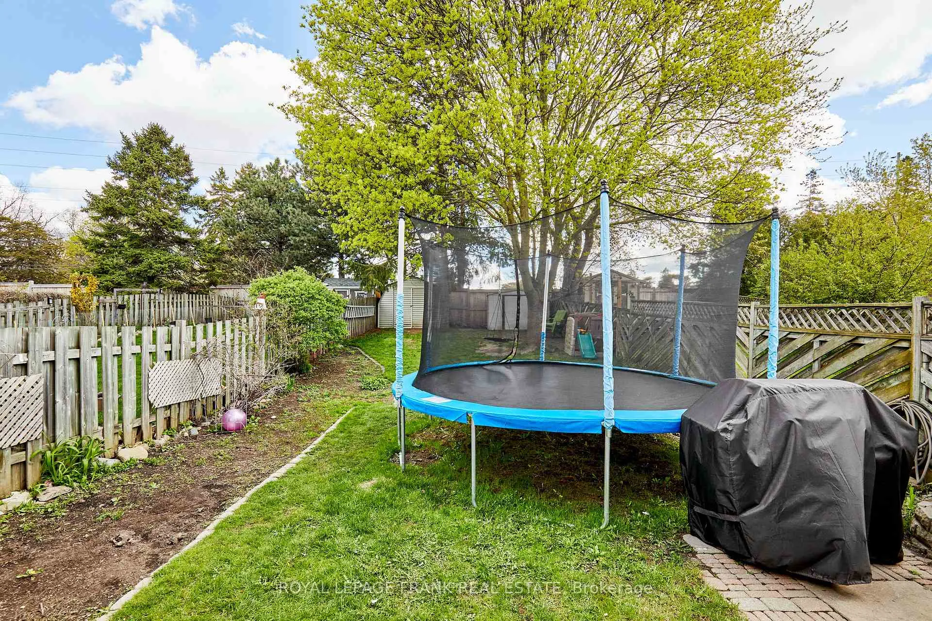 Photo 32 of 33 Overbank Drive, Oshawa, McLaughlin — HOMEH