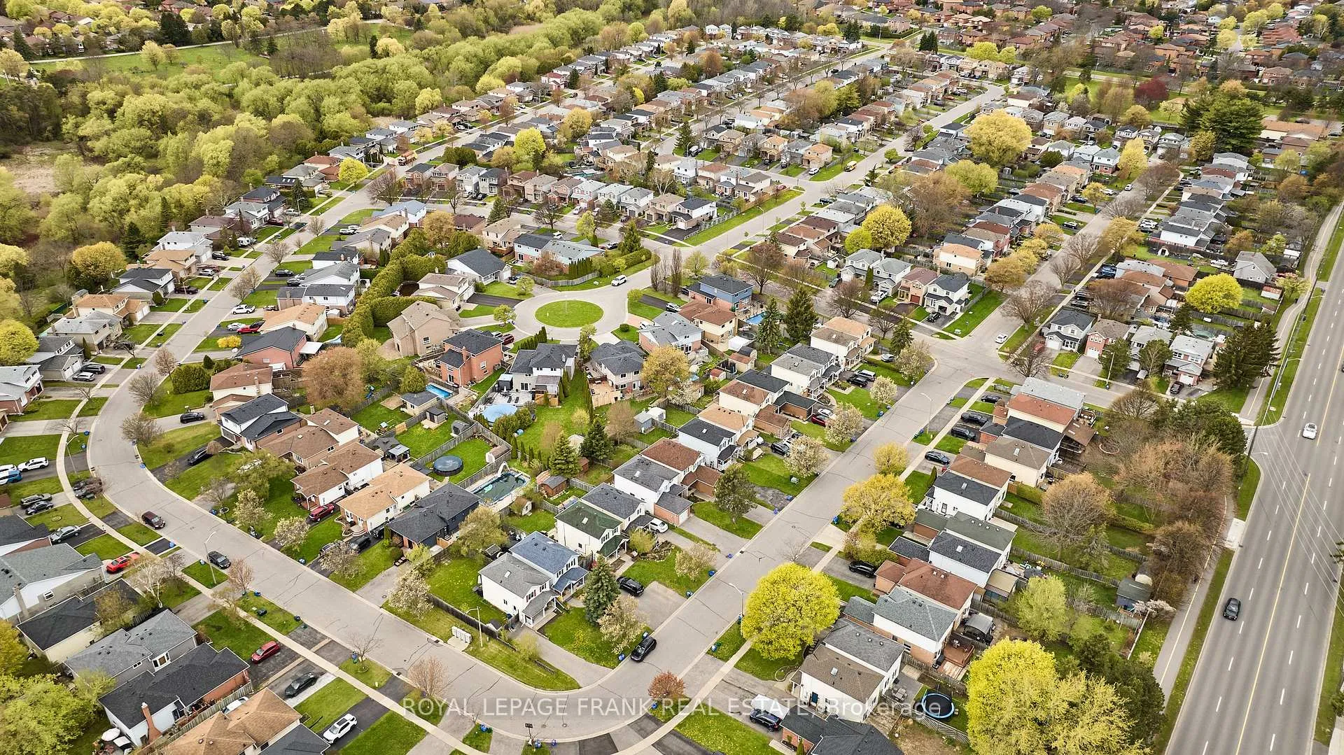 Photo 45 of 33 Overbank Drive, Oshawa, McLaughlin — HOMEH
