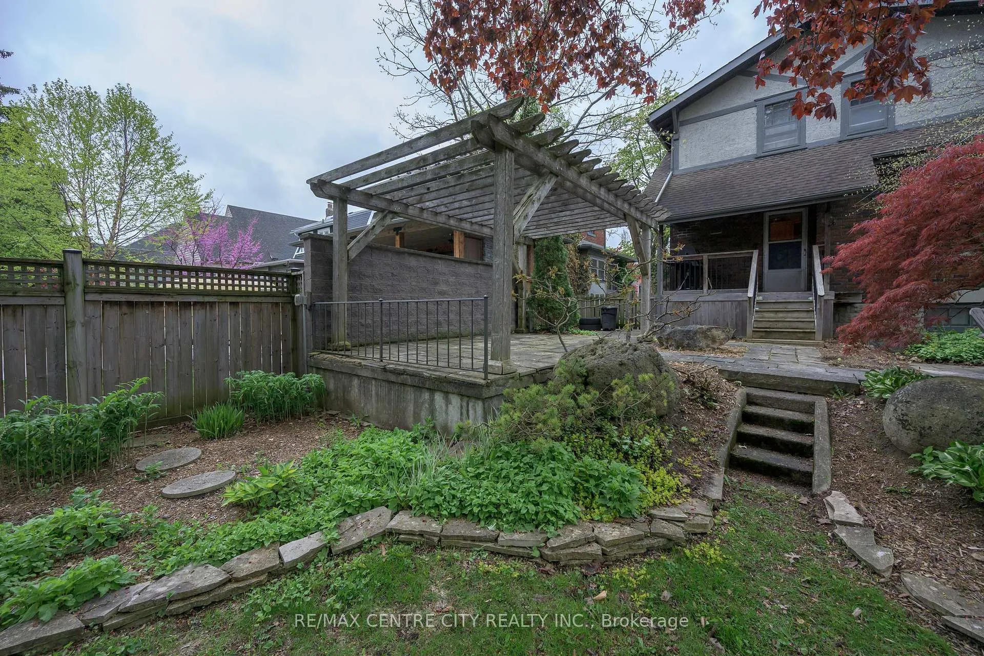 Photo 9 of 996 Waterloo Street, London, East B — HOMEH