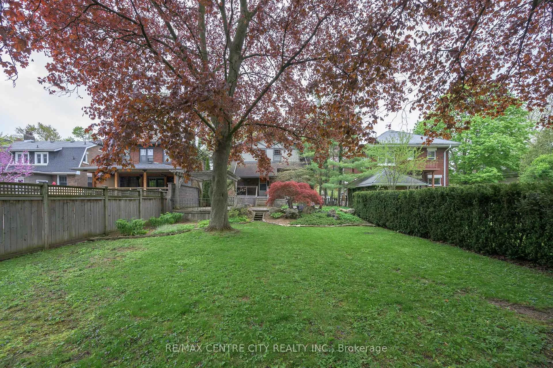 Photo 10 of 996 Waterloo Street, London, East B — HOMEH