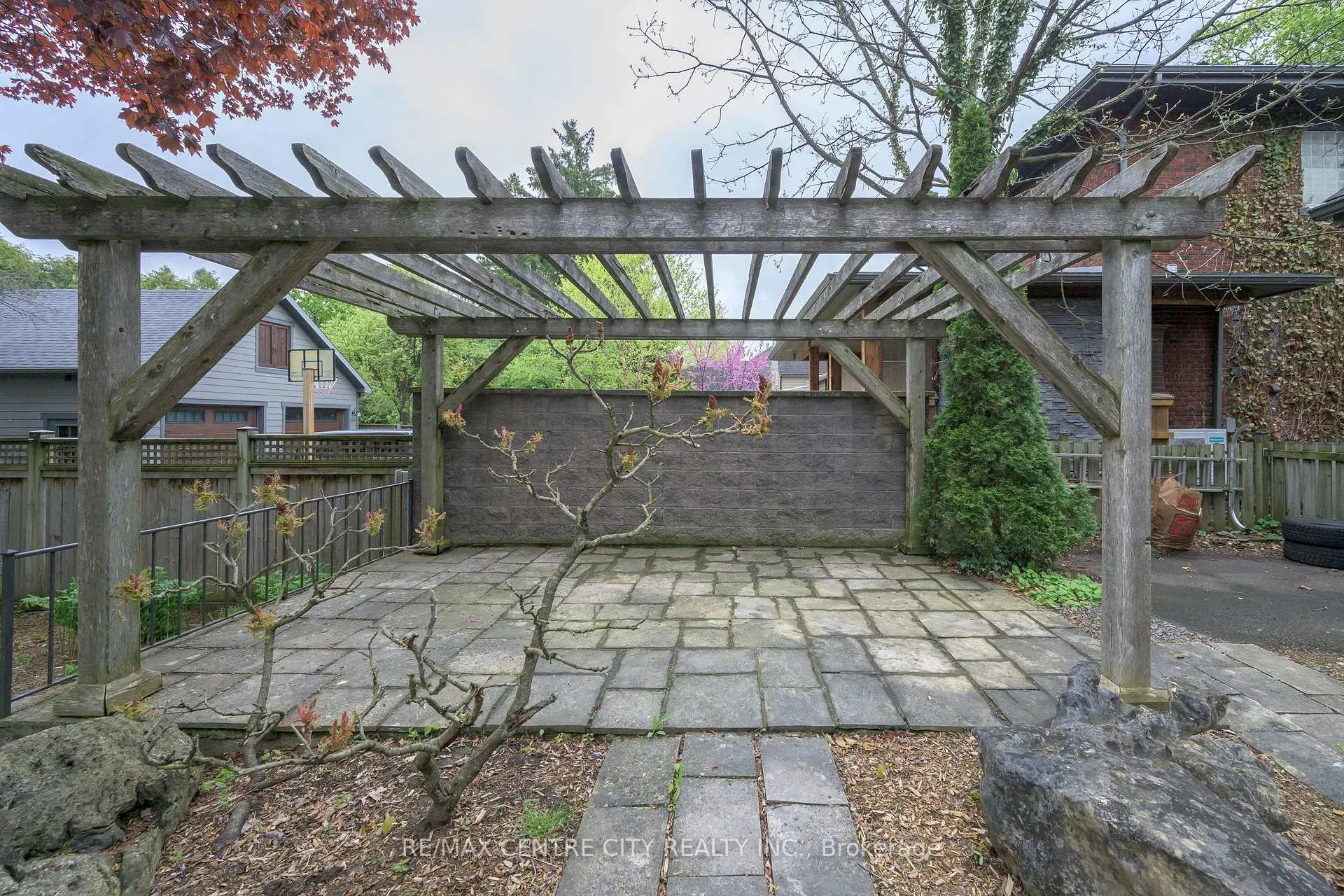 Photo 13 of 996 Waterloo Street, London, East B — HOMEH