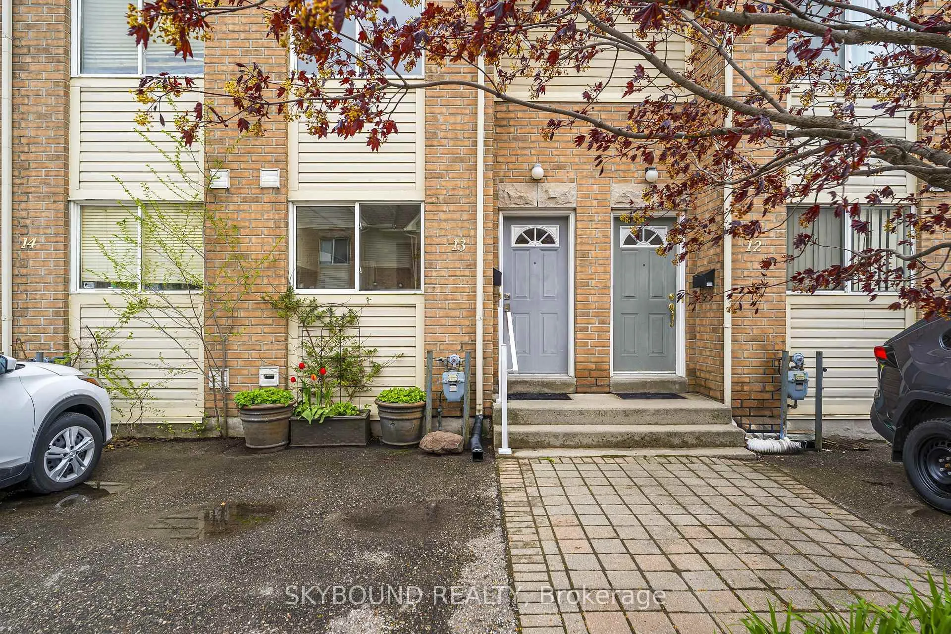 Photo 4 of Unit # 13, 25 Replin Road, Toronto, Englemount-Lawrence — HOMEH