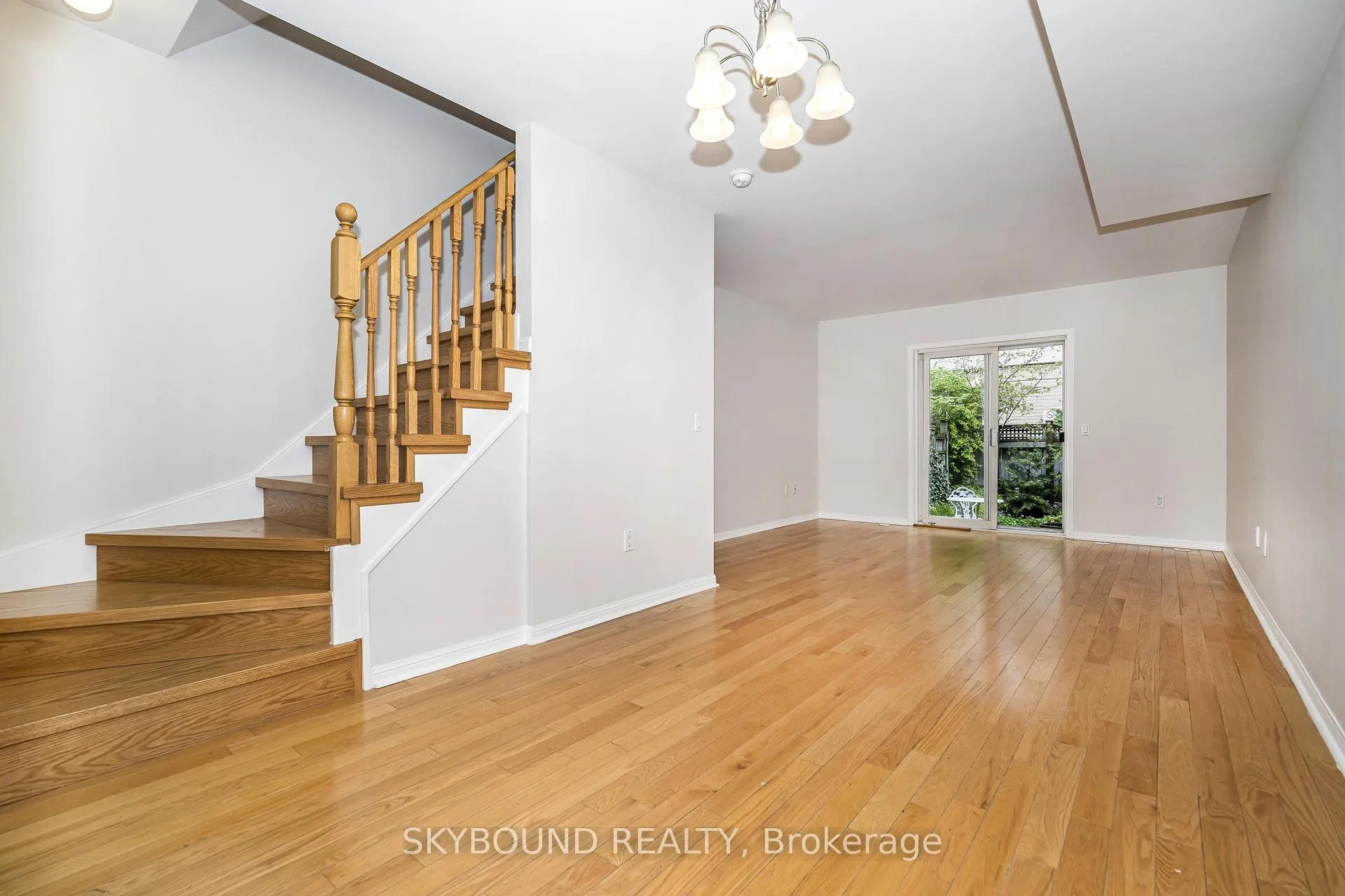 Photo 9 of Unit # 13, 25 Replin Road, Toronto, Englemount-Lawrence — HOMEH
