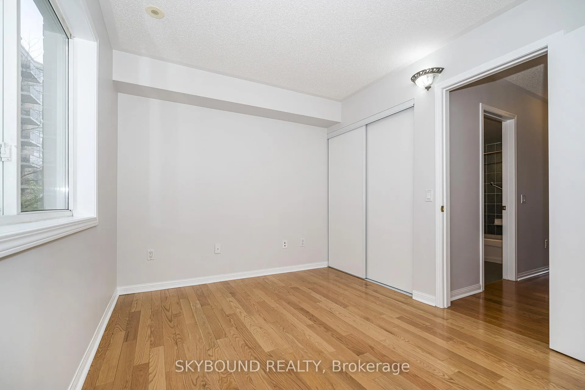 Photo 14 of Unit # 13, 25 Replin Road, Toronto, Englemount-Lawrence — HOMEH