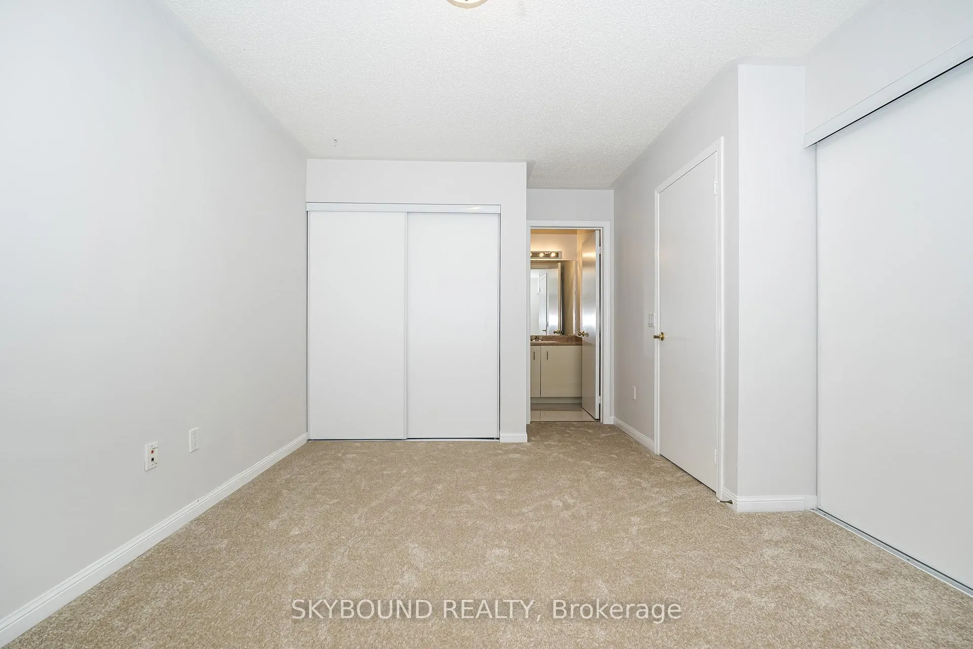 Photo 20 of Unit # 13, 25 Replin Road, Toronto, Englemount-Lawrence — HOMEH