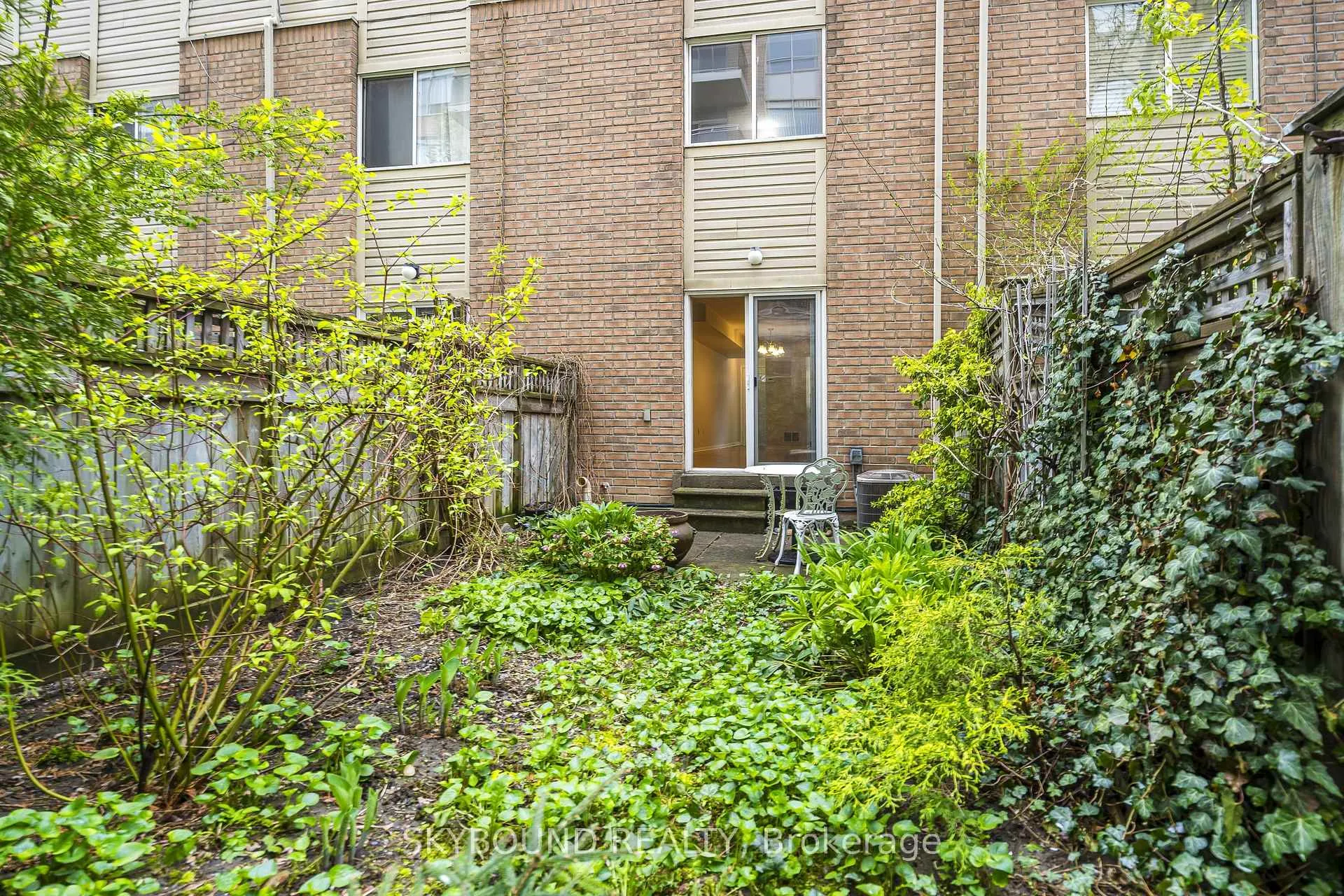Photo 27 of Unit # 13, 25 Replin Road, Toronto, Englemount-Lawrence — HOMEH