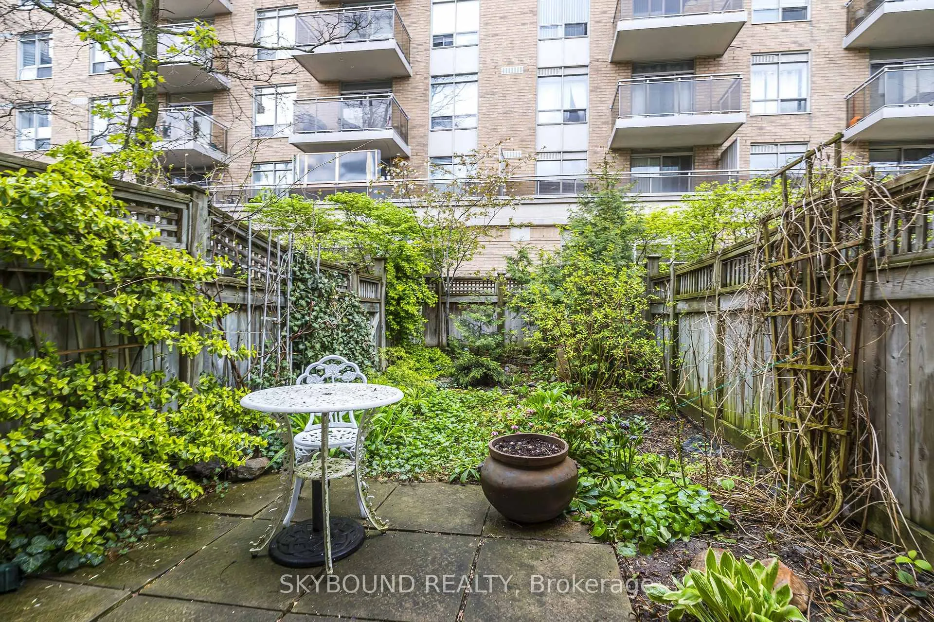 Photo 28 of Unit # 13, 25 Replin Road, Toronto, Englemount-Lawrence — HOMEH
