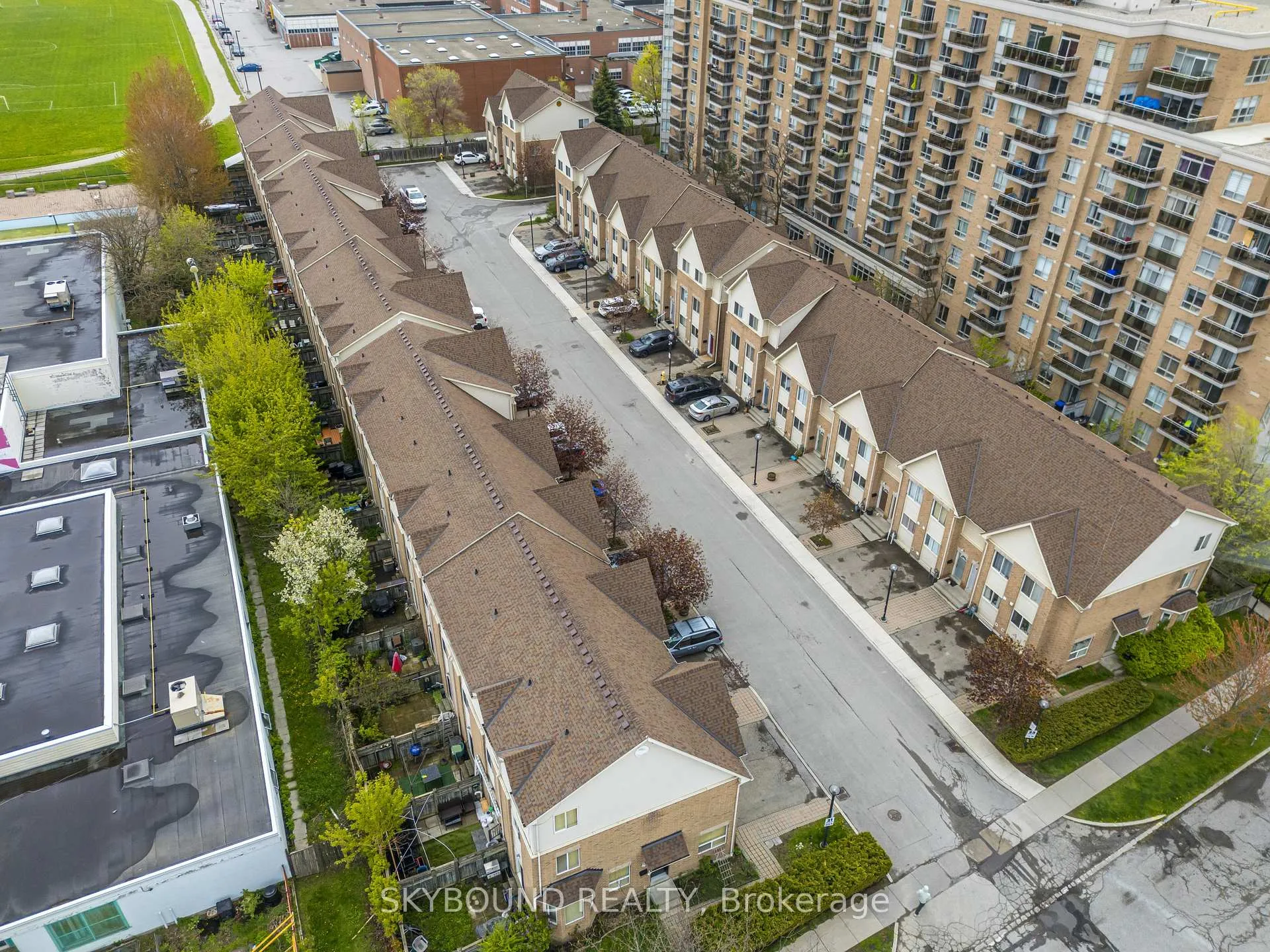 Photo 30 of Unit # 13, 25 Replin Road, Toronto, Englemount-Lawrence — HOMEH