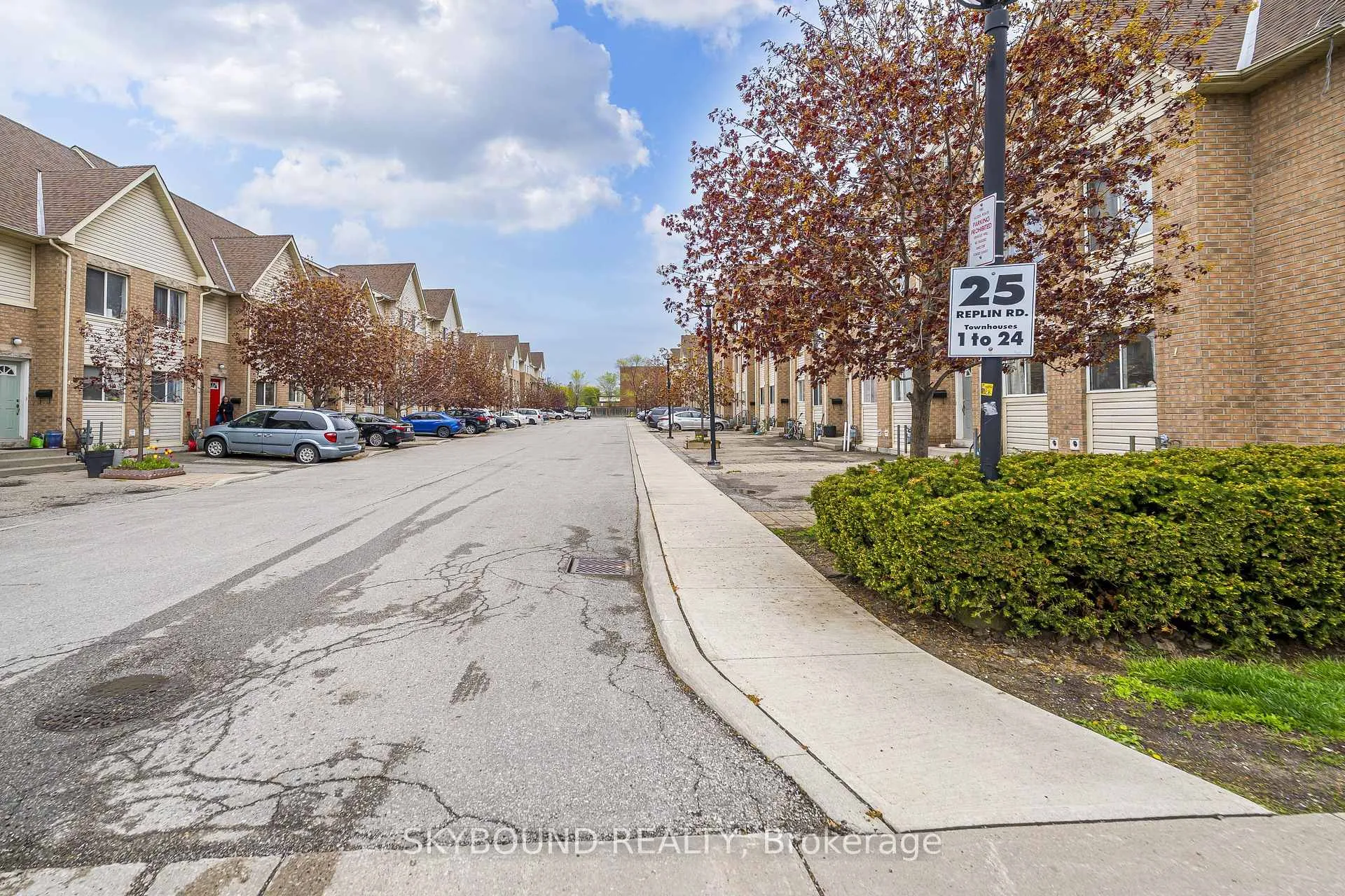 Photo 32 of Unit # 13, 25 Replin Road, Toronto, Englemount-Lawrence — HOMEH