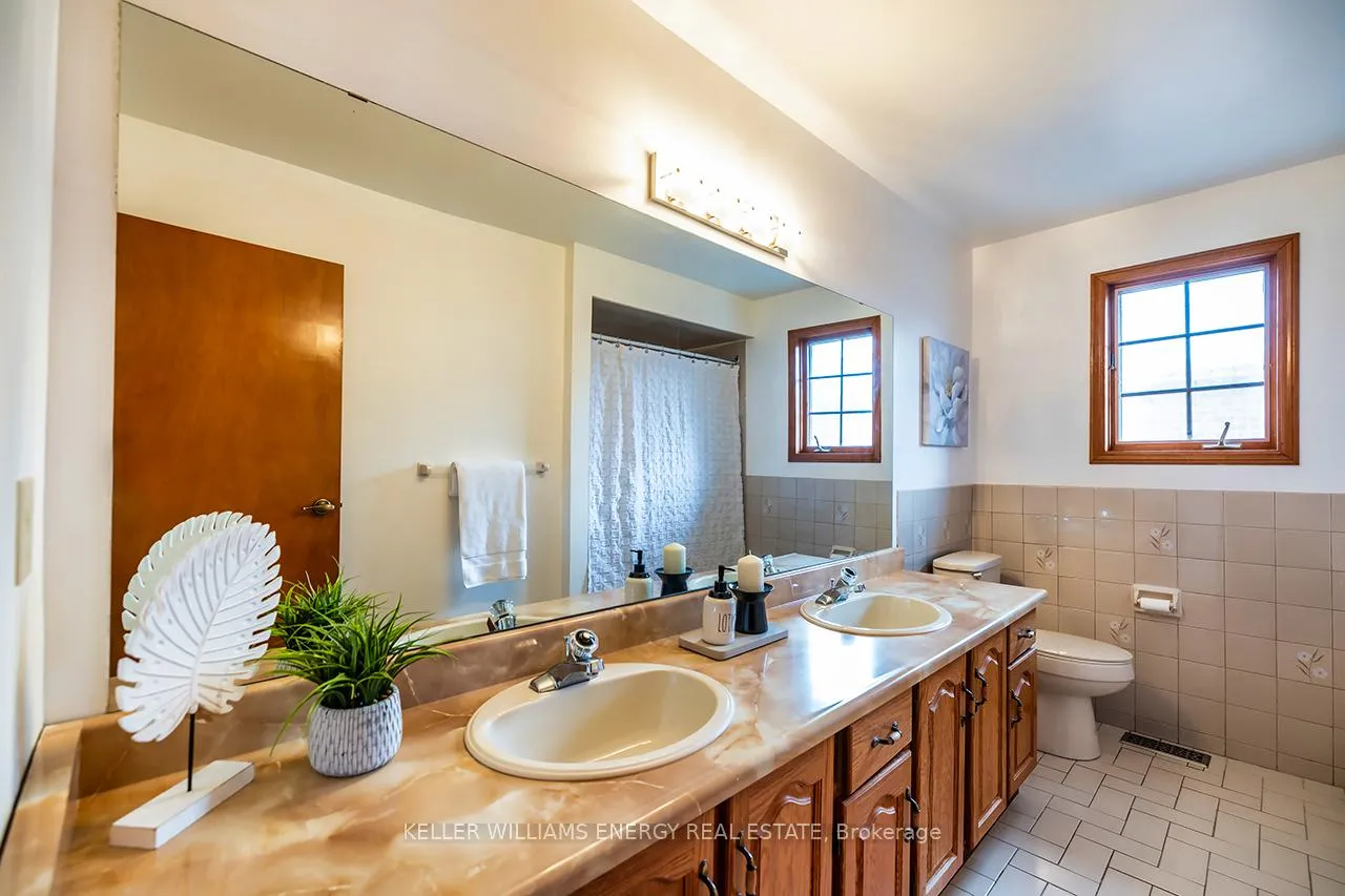 Photo 31 of 565 Prestwick Drive, Oshawa, McLaughlin — HOMEH