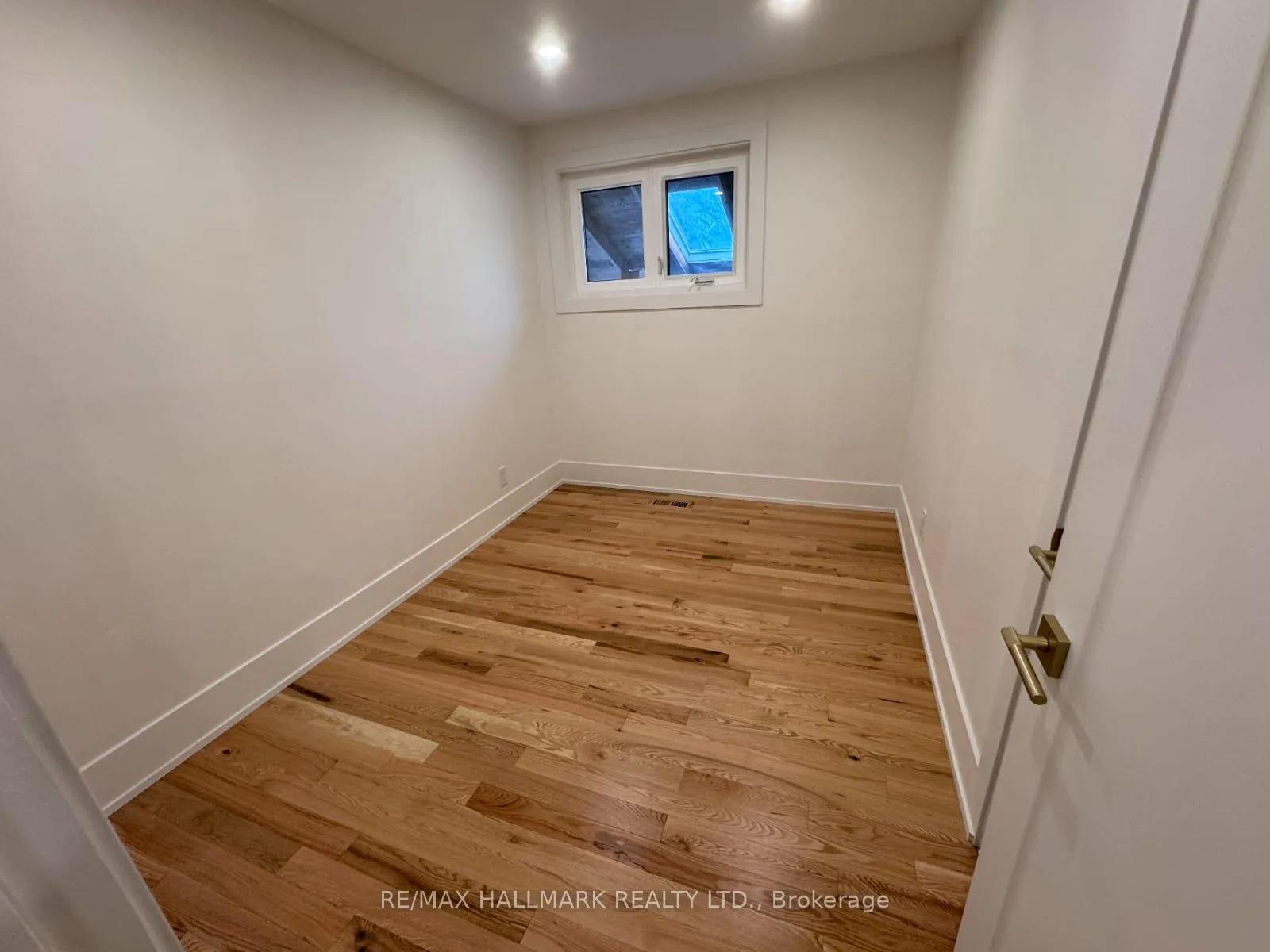 Photo 17 of 11 Johnson Road, Aurora, Aurora Highlands — HOMEH
