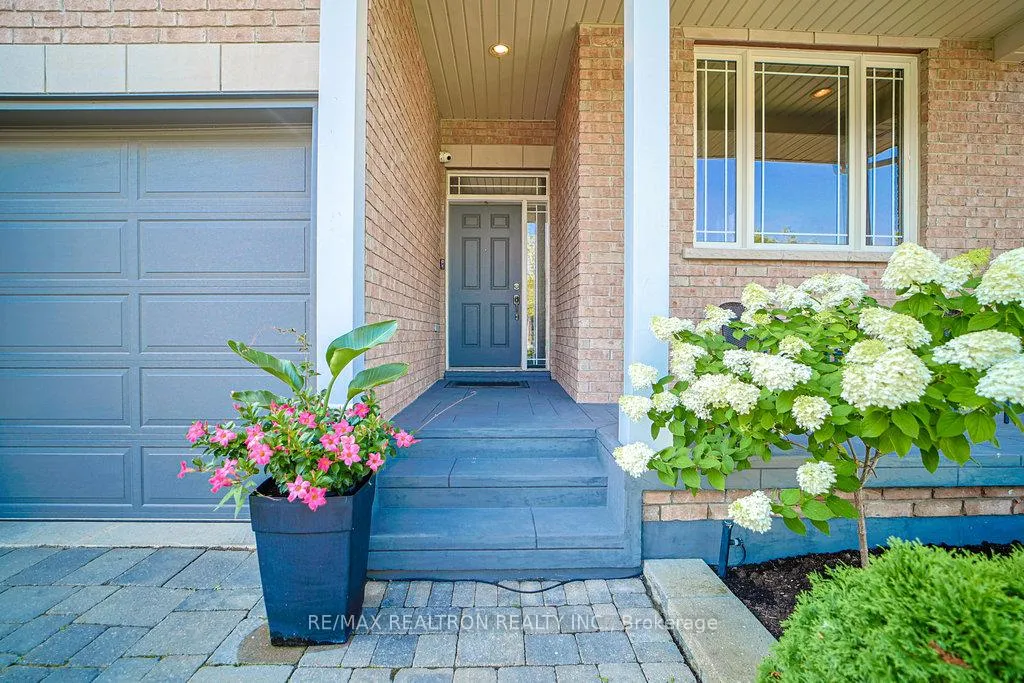 Photo 3 of 204 Ivy Jay Crescent, Aurora, Bayview Northeast — HOMEH