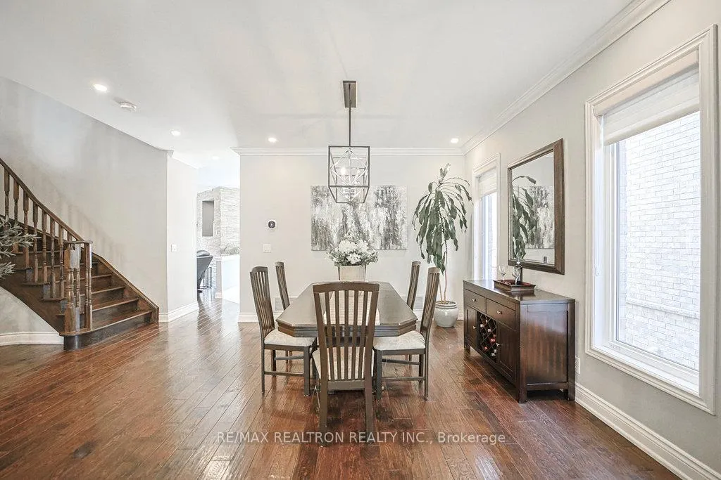 Photo 5 of 204 Ivy Jay Crescent, Aurora, Bayview Northeast — HOMEH