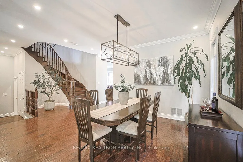 Photo 6 of 204 Ivy Jay Crescent, Aurora, Bayview Northeast — HOMEH