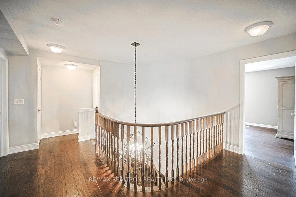 Photo 18 of 204 Ivy Jay Crescent, Aurora, Bayview Northeast — HOMEH