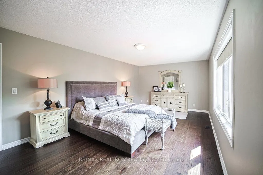 Photo 19 of 204 Ivy Jay Crescent, Aurora, Bayview Northeast — HOMEH