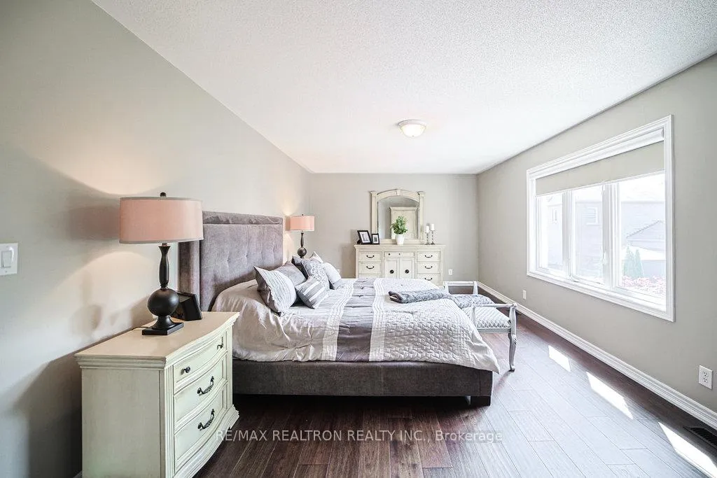 Photo 20 of 204 Ivy Jay Crescent, Aurora, Bayview Northeast — HOMEH