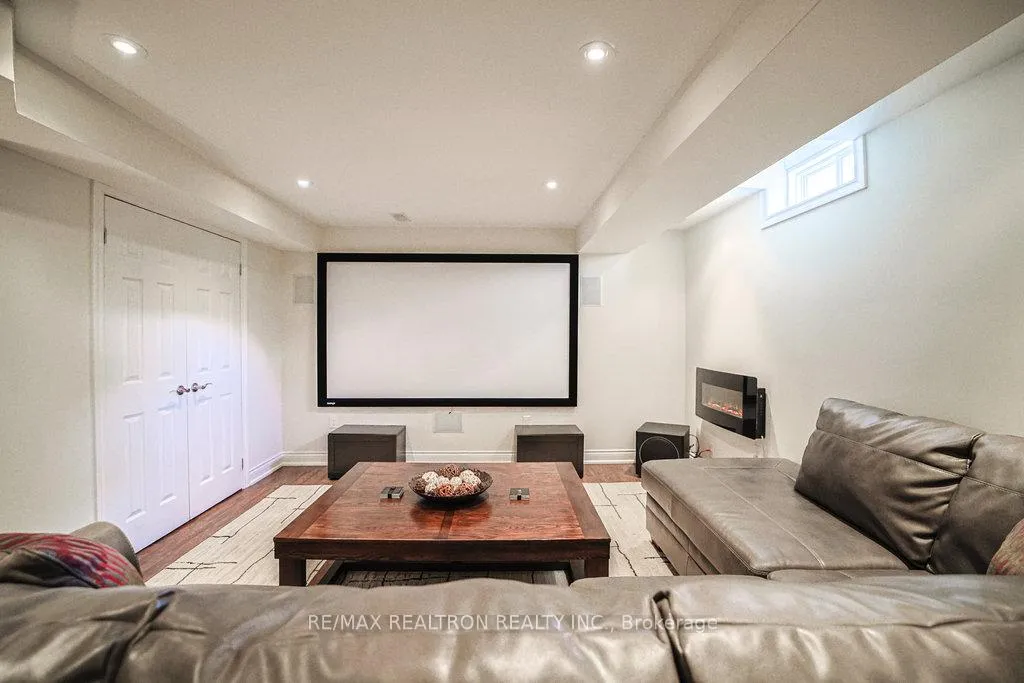 Photo 36 of 204 Ivy Jay Crescent, Aurora, Bayview Northeast — HOMEH