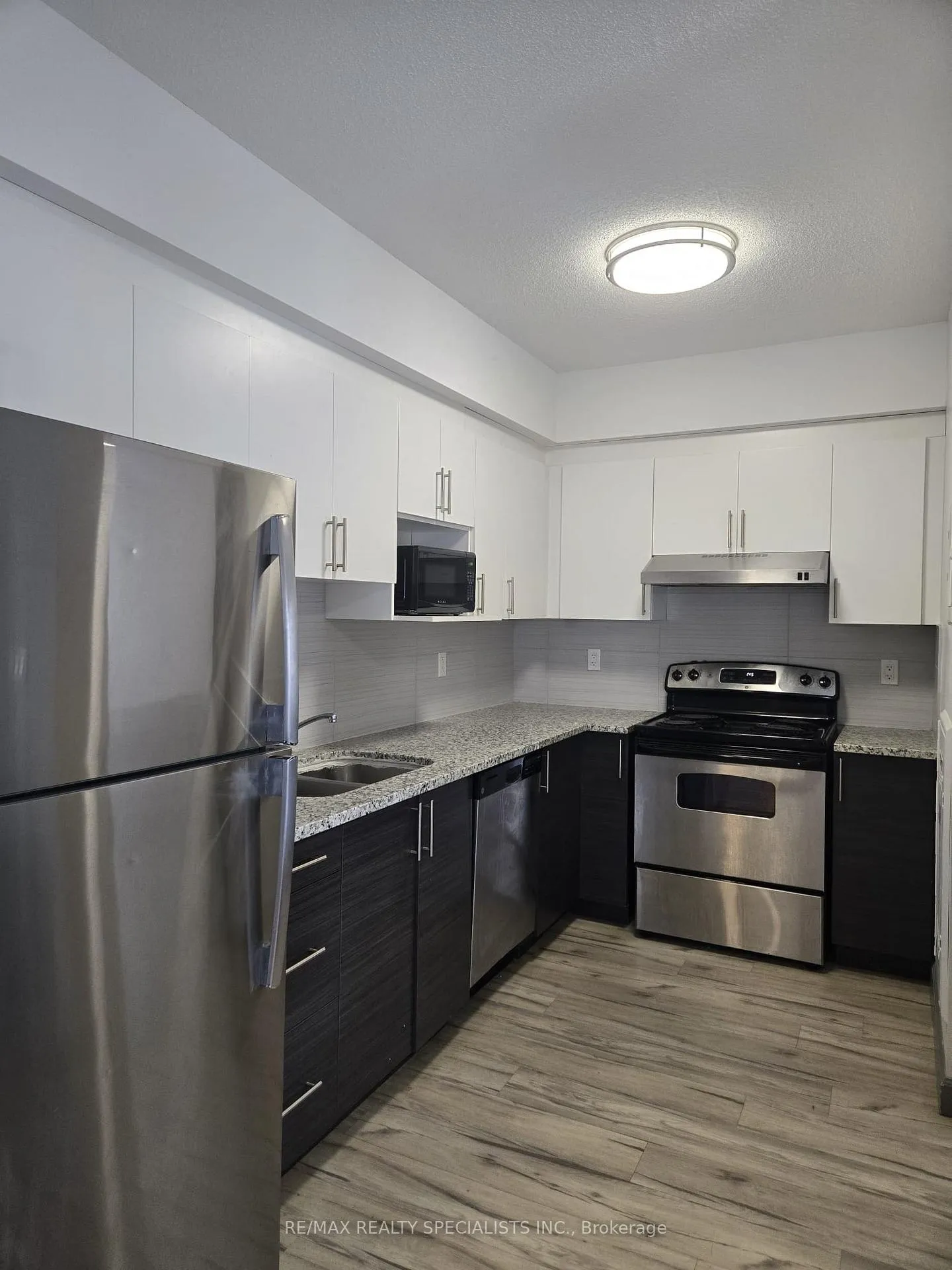 Photo 2 of Unit 1103, 258A Sunview Street, Waterloo, Beechwood/University — HOMEH