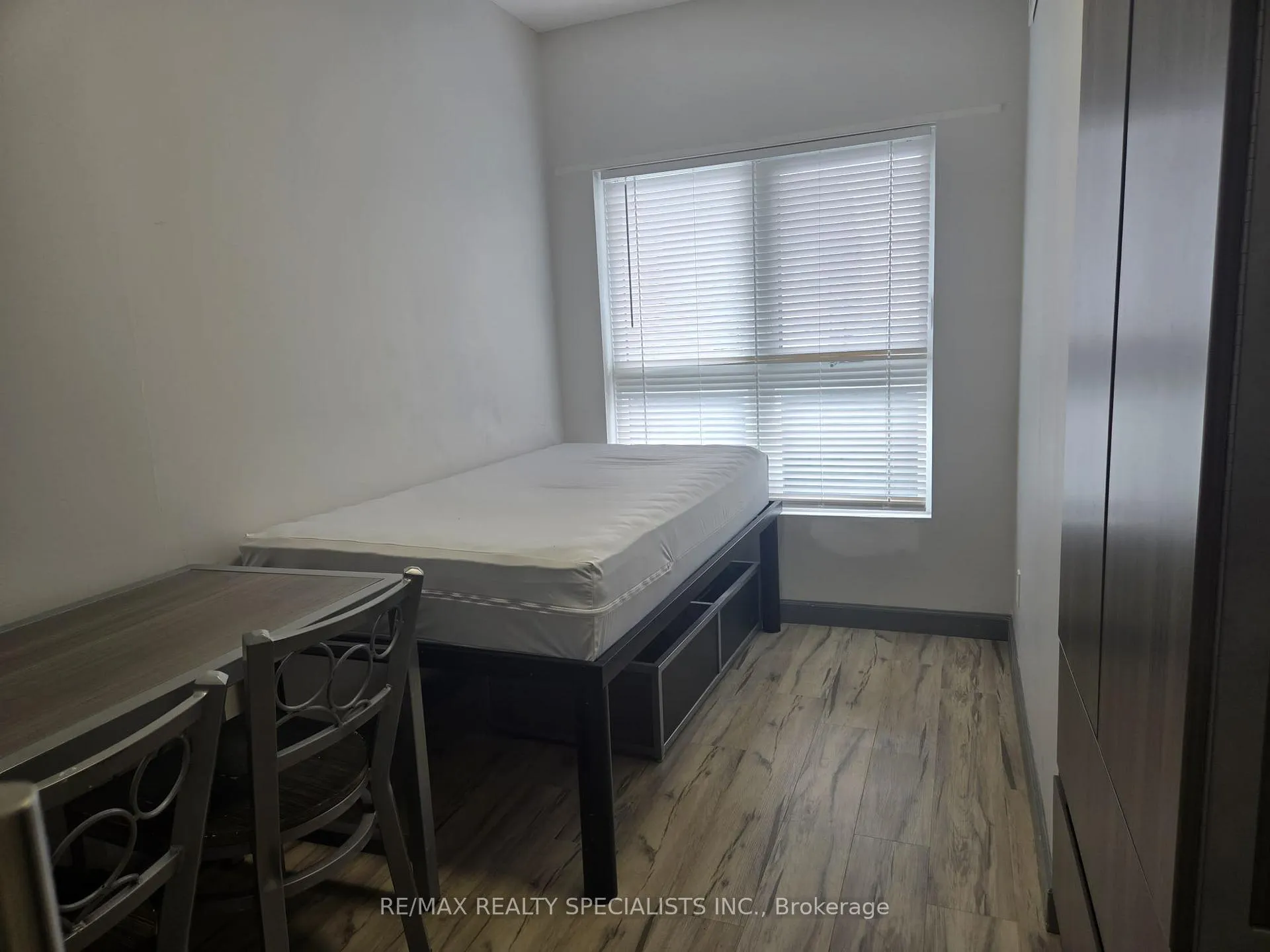 Photo 4 of Unit 1103, 258A Sunview Street, Waterloo, Beechwood/University — HOMEH