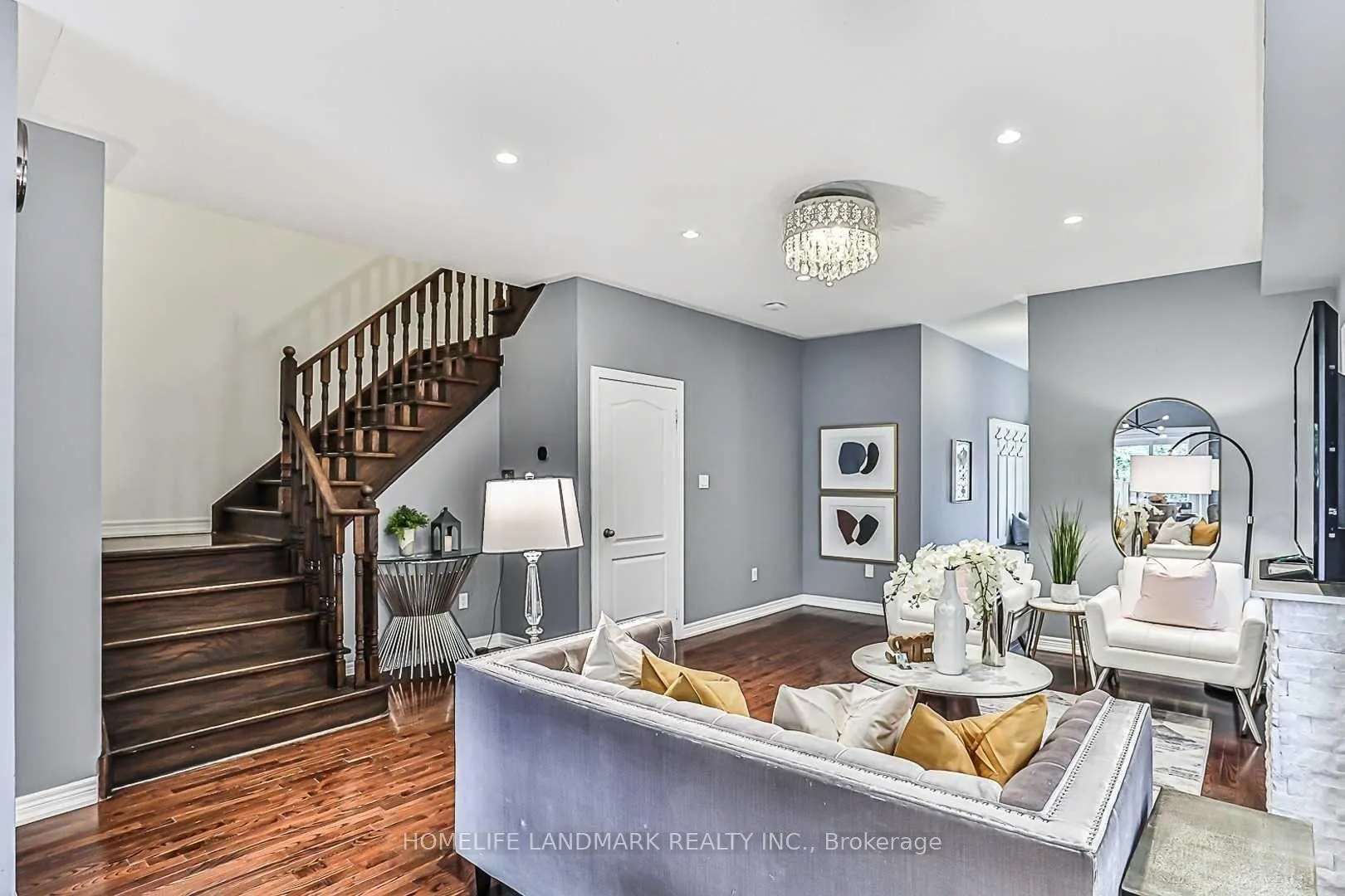 Photo 8 of 30 Ozner Crescent, Vaughan, Vellore Village — HOMEH
